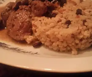 Omathies- rabbit livers and kidneys with bulgur and currants